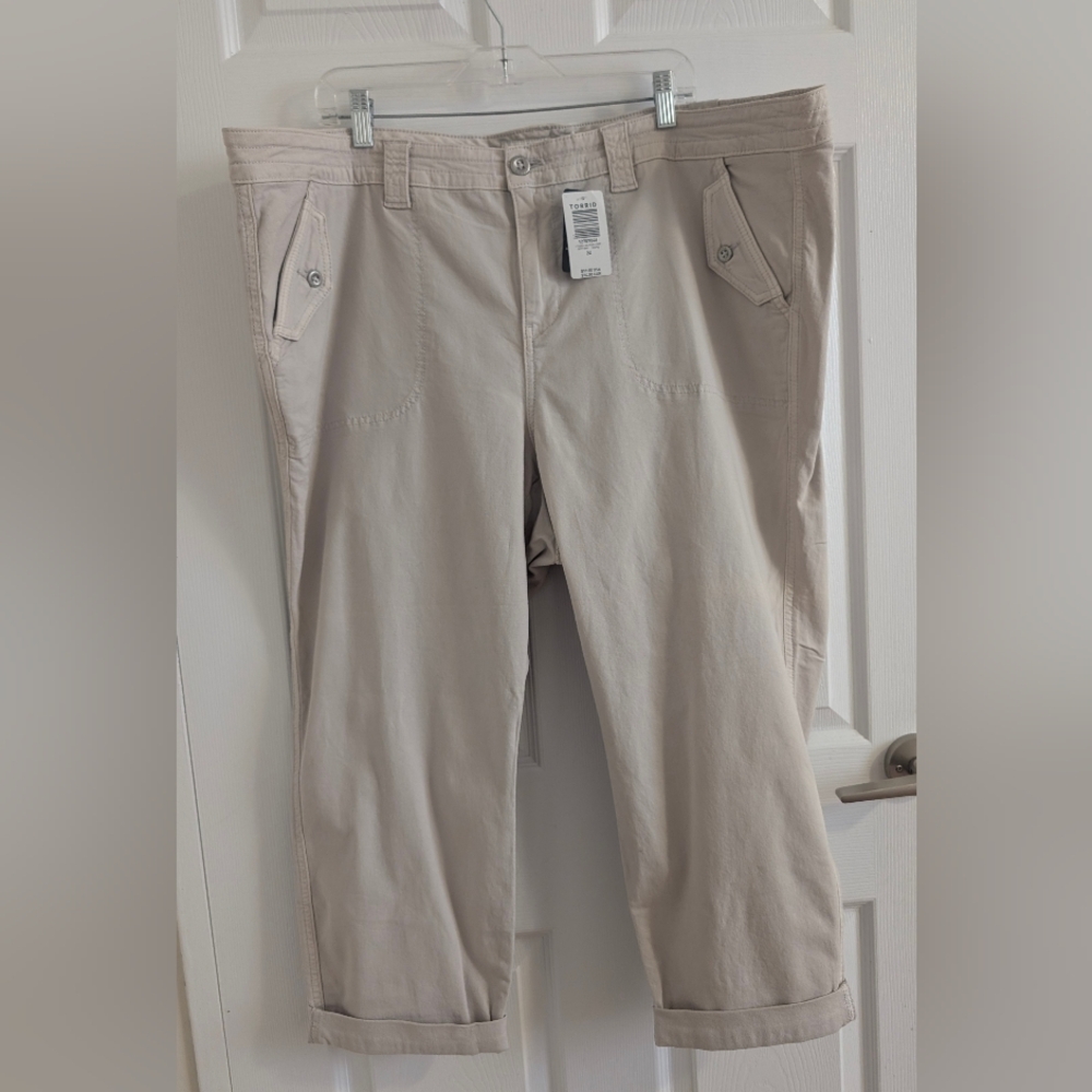 Torrid Grey Military Cargo Pants Sz 24 & 26 NWT Convertible Crop to Full Length